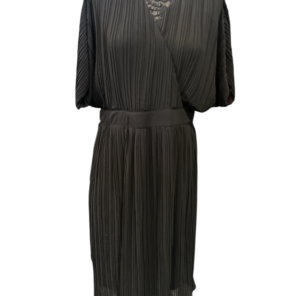 Boohoo Black Pleated Midi Dress